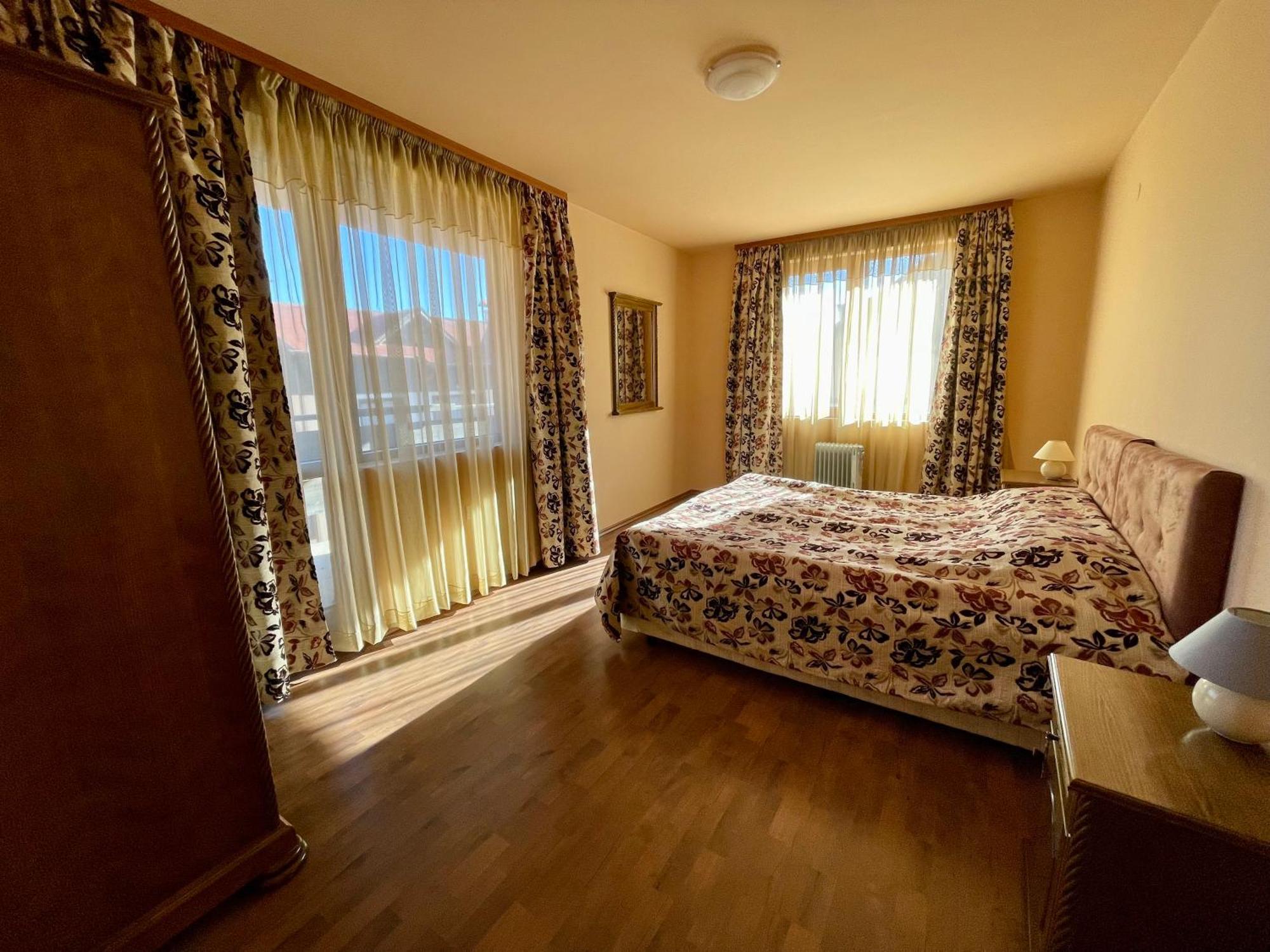 Private Apartments Next To Bellevue Residence Bansko Exterior foto